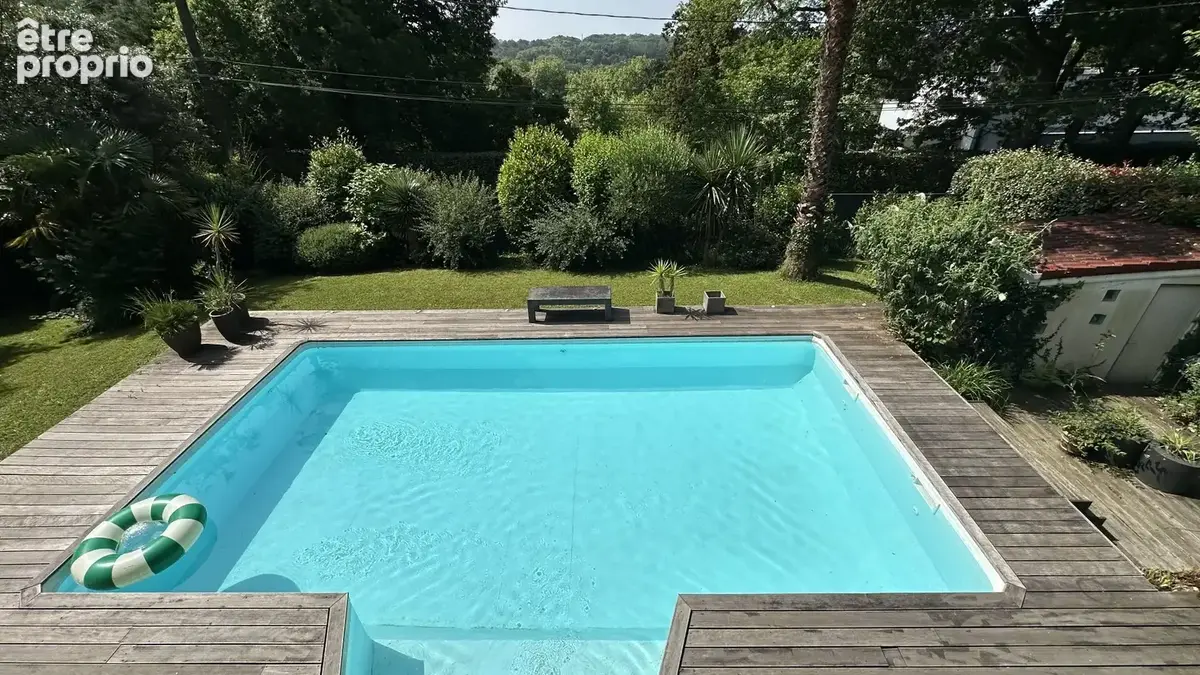 Villa d'architecte de 300 m² avec piscine et jardin de 1100 m², au calme absolu - photo 25