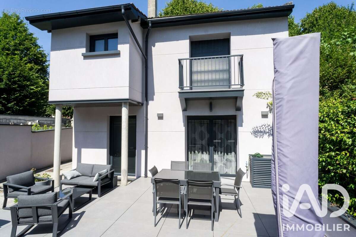 Photo 1 - Maison à LE PLESSIS-TREVISE