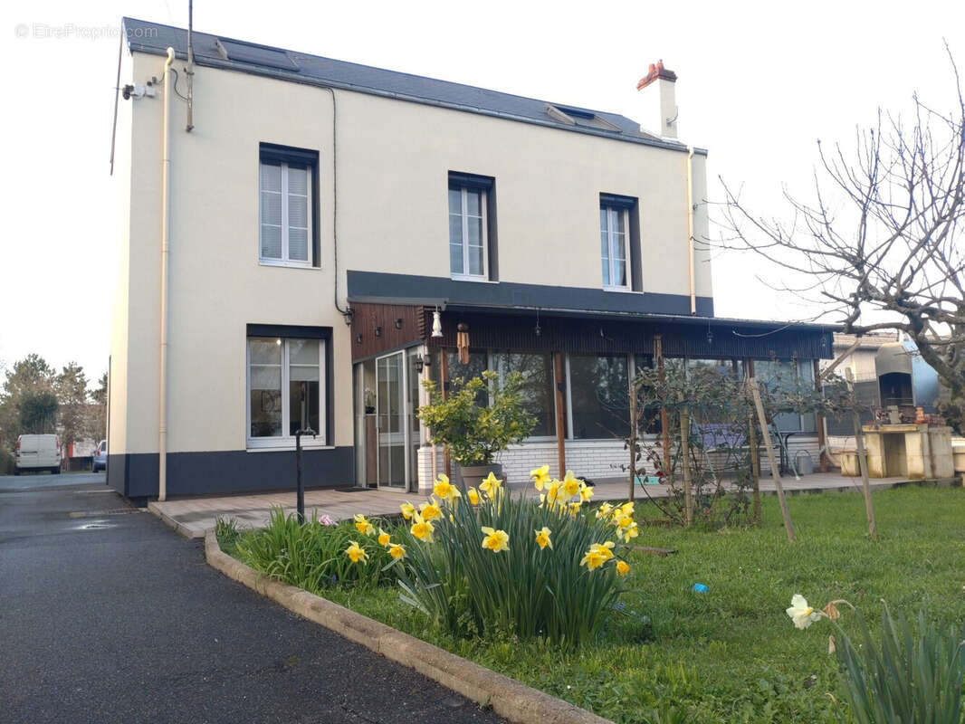 Maison 154 m² à La Chapelle-Saint-Mesmin  - photo 2