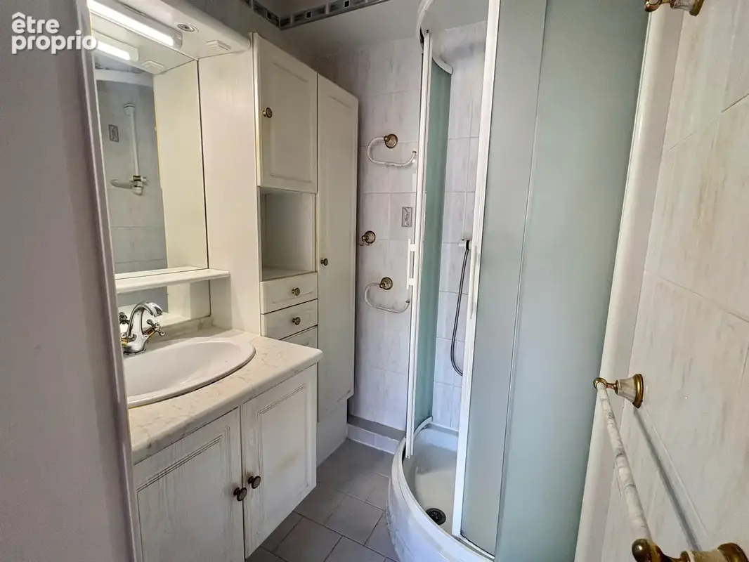 À VENDRE   T4 cabine en plein centre-ville du Lavandou - photo 5