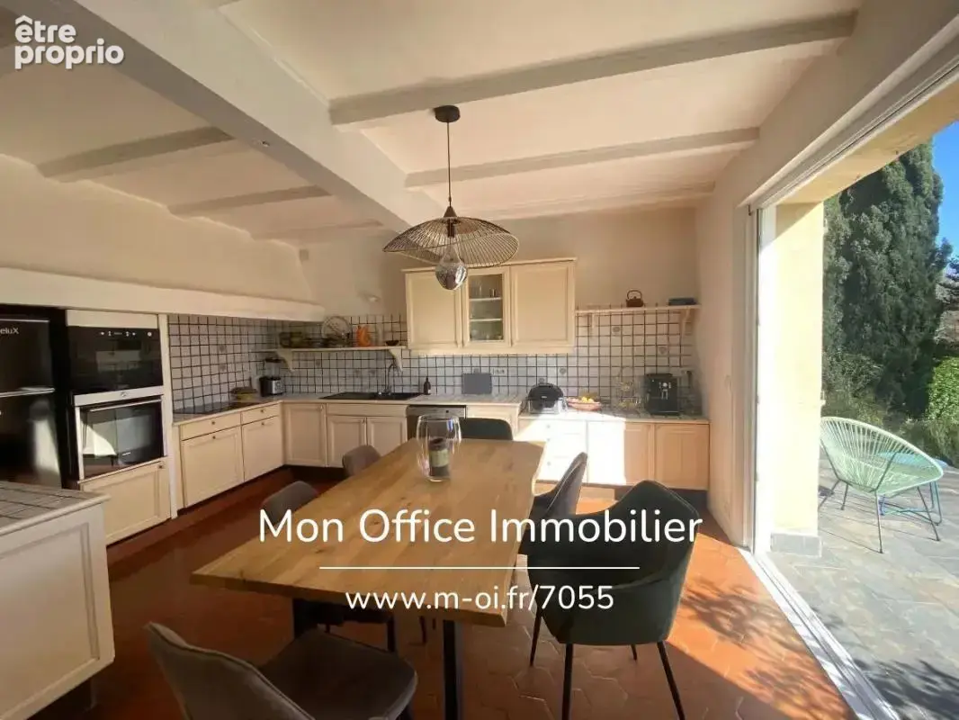 Référence : 7055-VCL - Maison aux volumes généreux - Piscine calme absolu - 13510 EGUILLES - photo 11