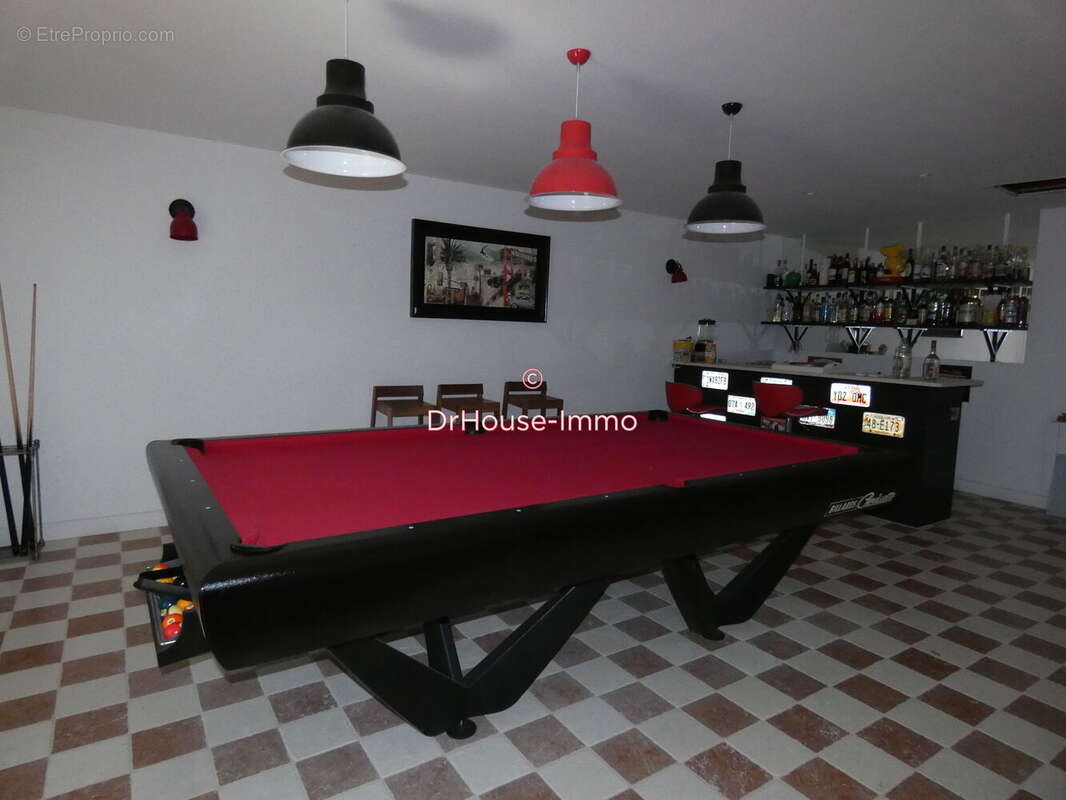 Maison à CLUSSAIS-LA-POMMERAIE