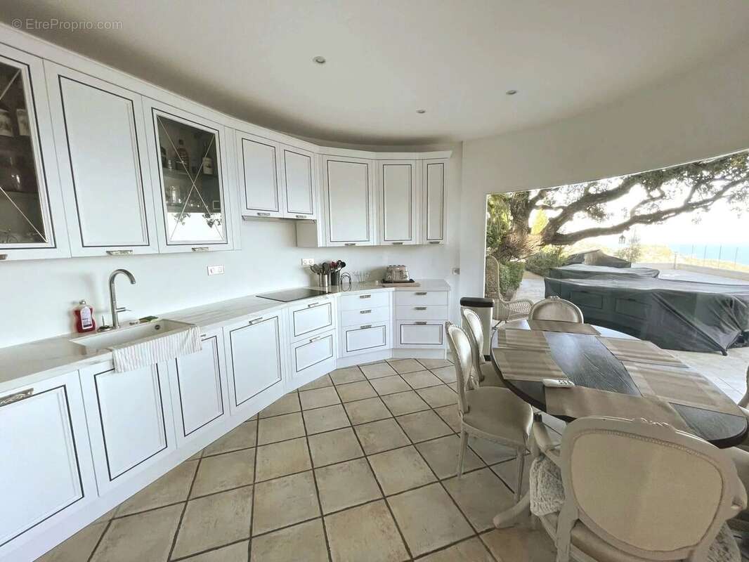 Maison à THEOULE-SUR-MER