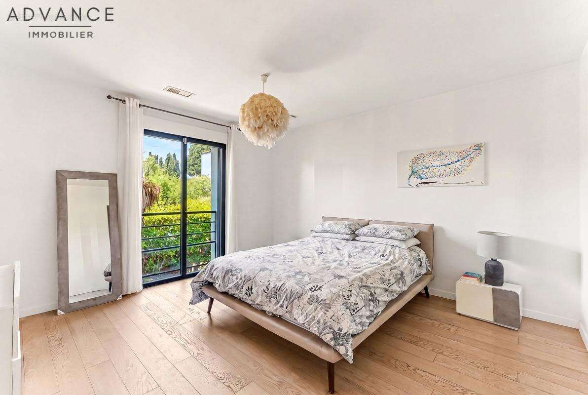 LA TERRASSE - Maison familiale rénovée avec piscine & garage - photo 5