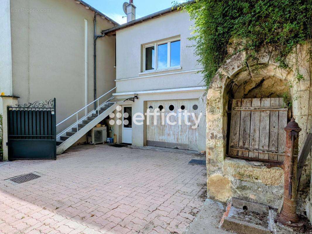 Maison 100 m² à Cinq-Mars-La-Pile  - photo 12