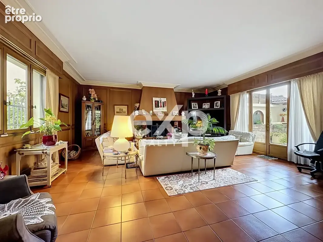 Maison 143 m² à Saint-Denis  - photo 5