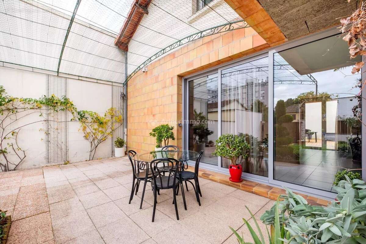 Maison à VILLEURBANNE