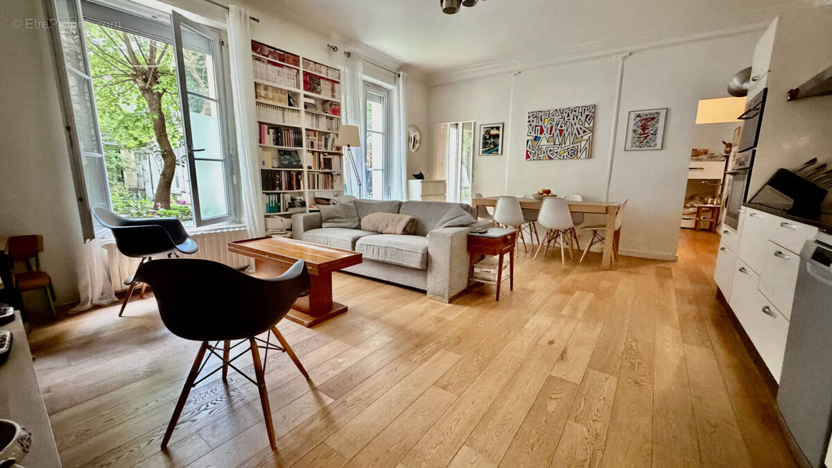 Appartement à PARIS-10E