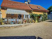 Appartement à PUYJOURDES