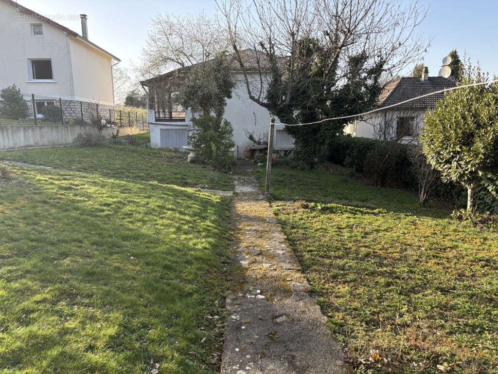 Maison à ARNAC-POMPADOUR