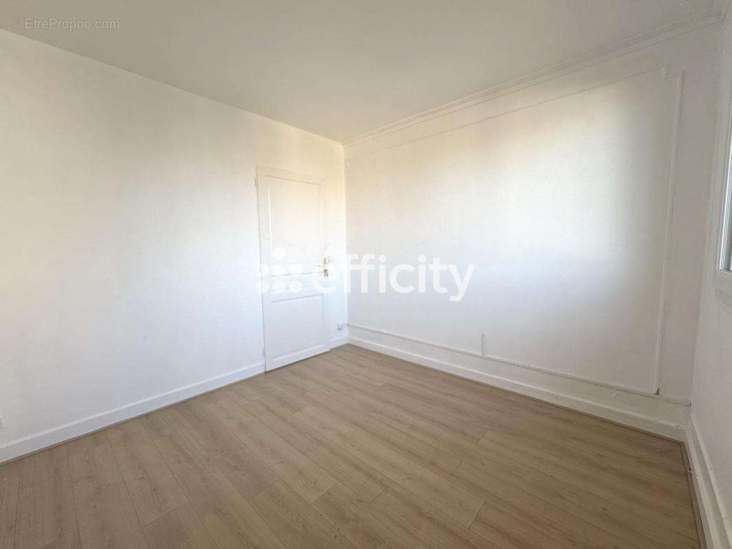 Appartement à ENGHIEN-LES-BAINS