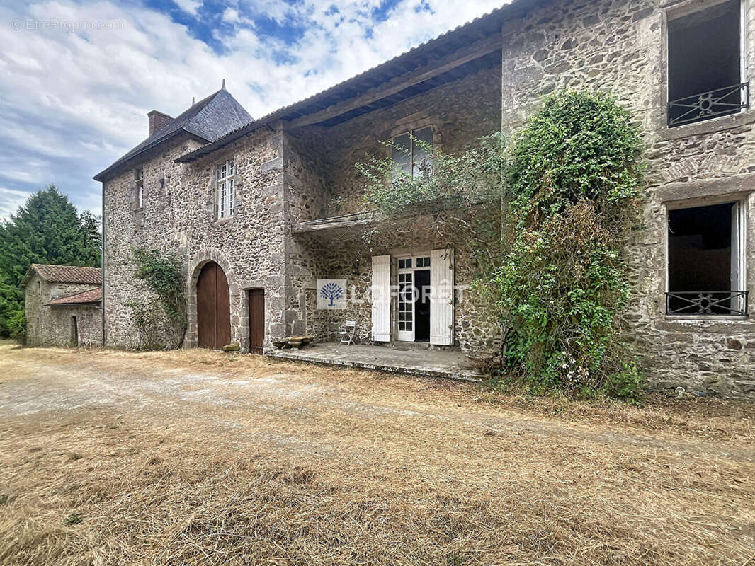 logis dépendances parcSecondigny 10 pièce(s) m2 - photo 21
