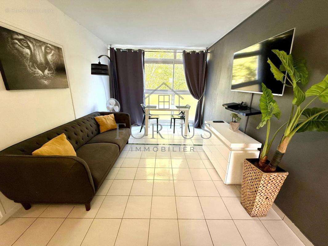 Appartement à LES ABYMES