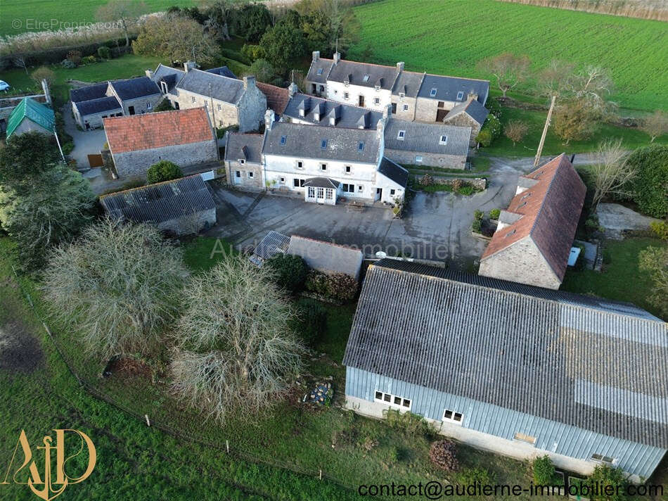 Maison à PONT-CROIX