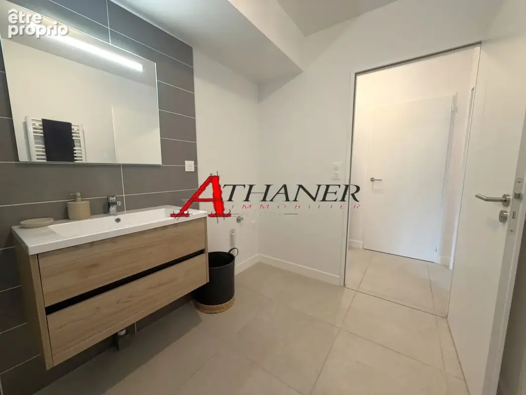 Appartement T3 de 79m2 - Terrasse, Jardin & Garage - Canet Village - photo 11