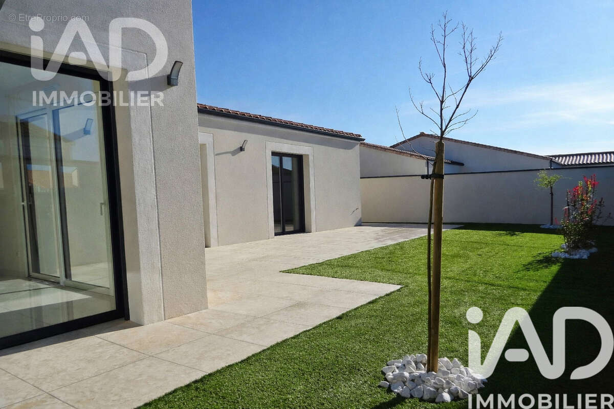 Maison 138 m² à Chauray  - photo 2