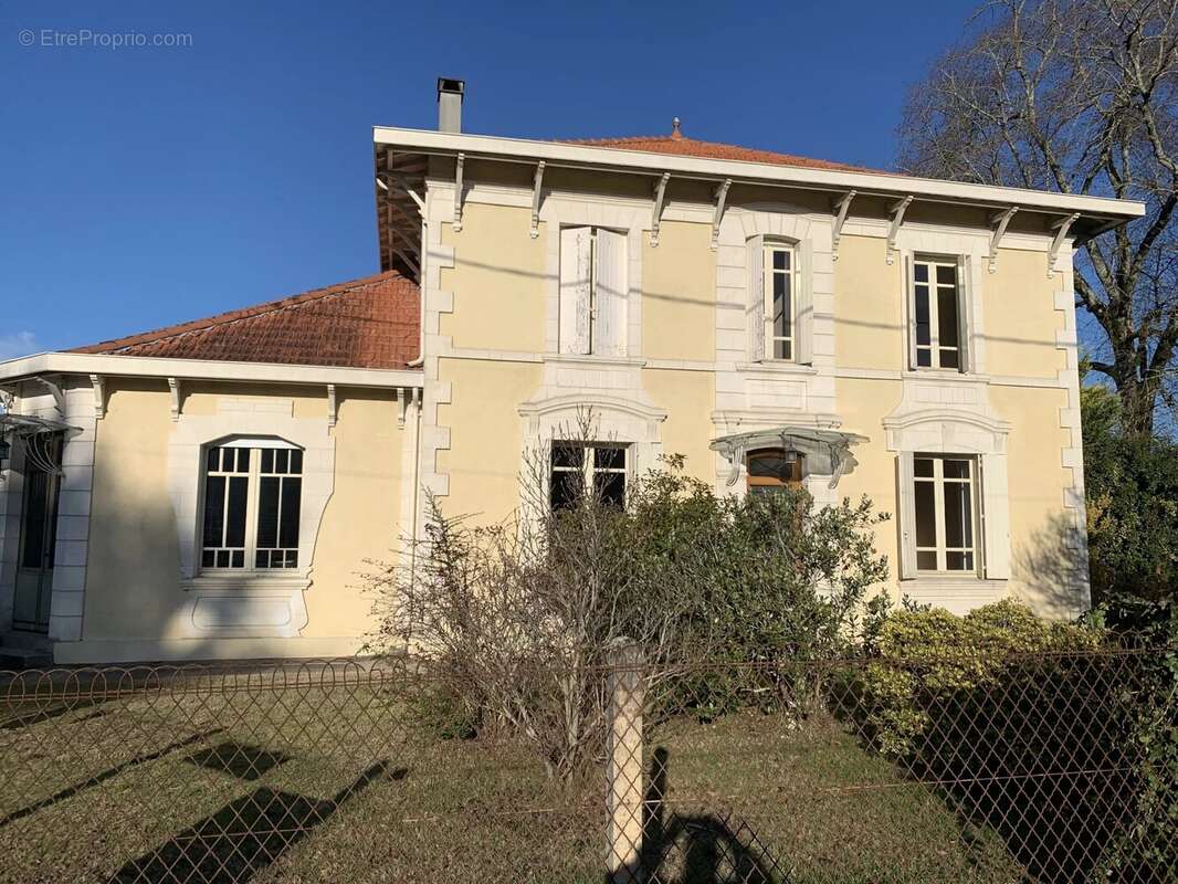 Maison à SALLES