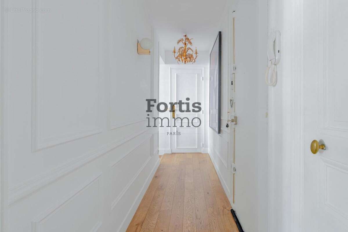 Appartement à PARIS-10E