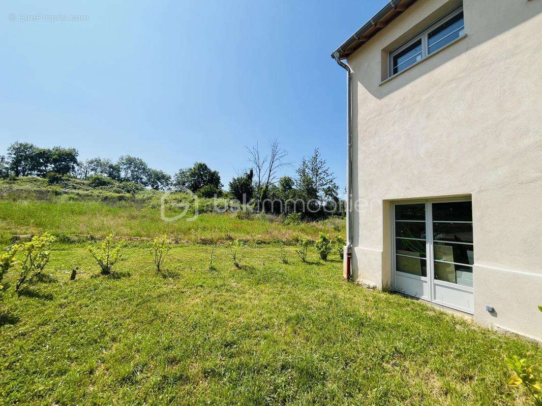 Maison à CRECHES-SUR-SAONE