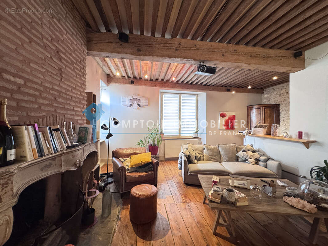 À vendre à Romans centre - Maison de ville T5 200m2 - photo 2