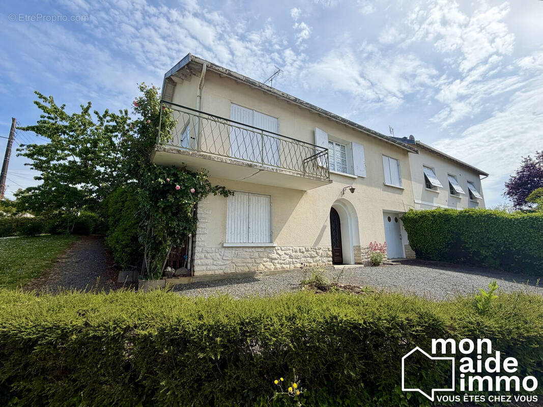 Maison à THIVIERS