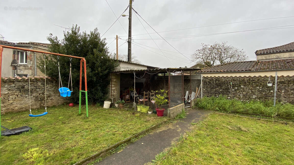 Maison à SAINT-GERMAIN-DE-PRINCAY
