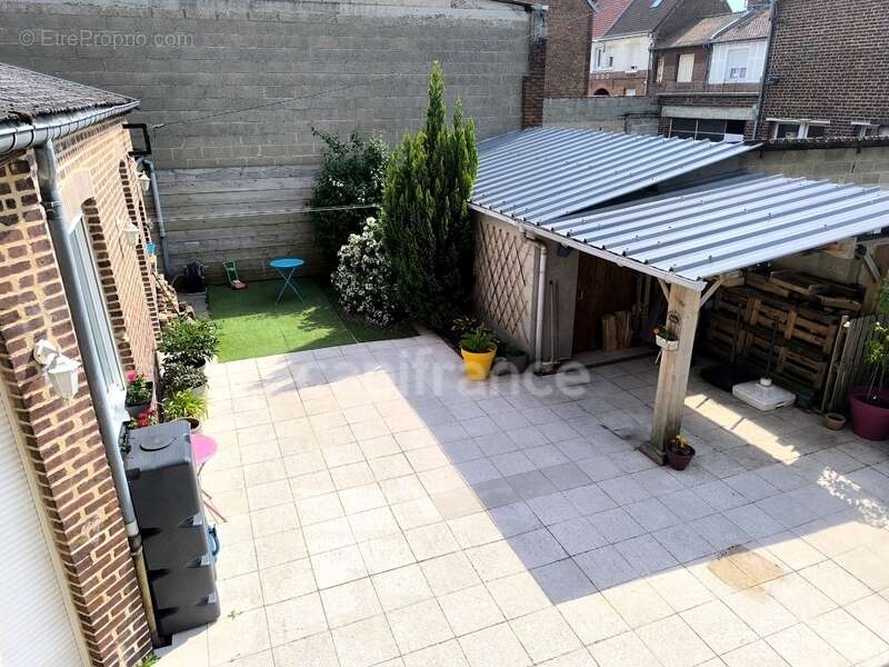 Albert – Élégante maison bourgeoise de 230 m² avec garage, cave et extérieur sans vis-à-vis - photo 19