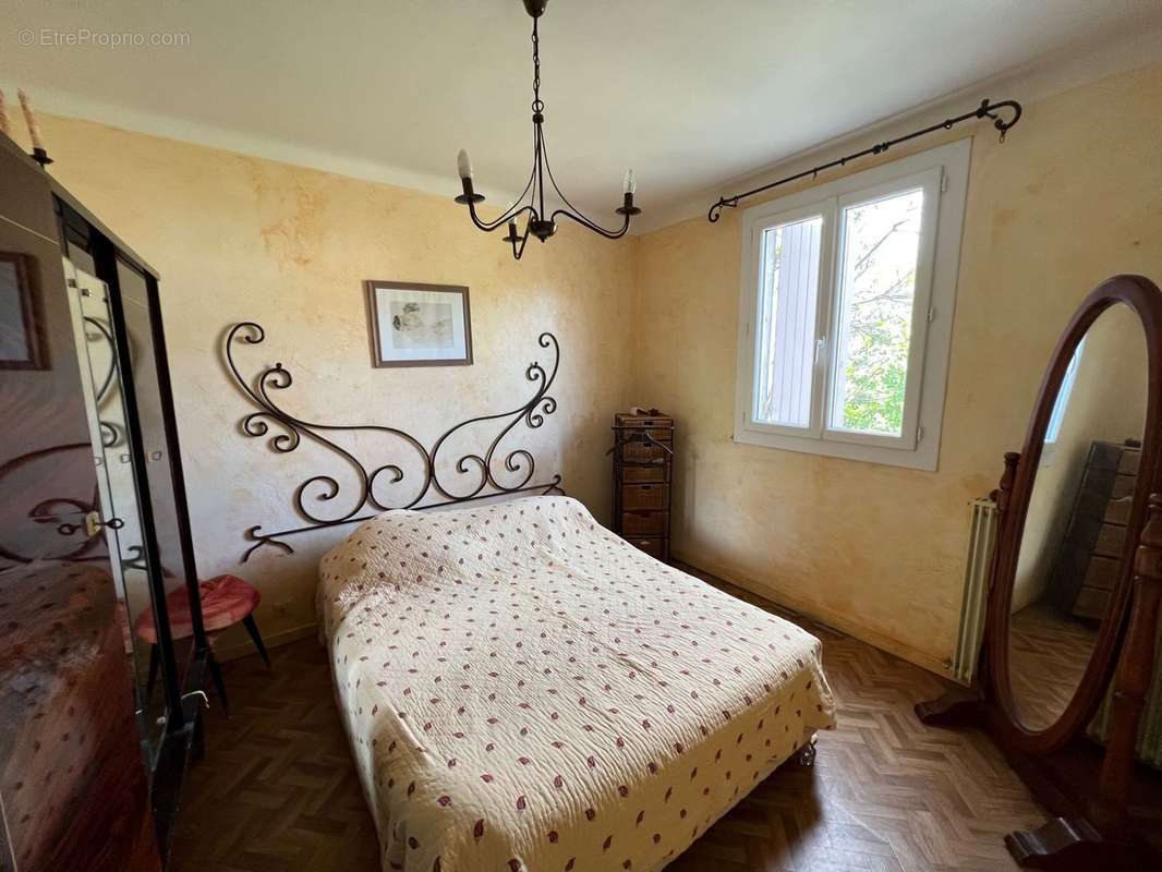 Maison à vendre à Oppède avec une vue sur la montagne du Luberon - photo 5