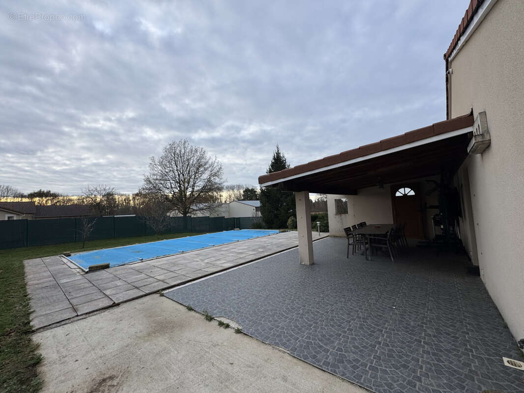 Maison à VERNEUIL-SUR-VIENNE