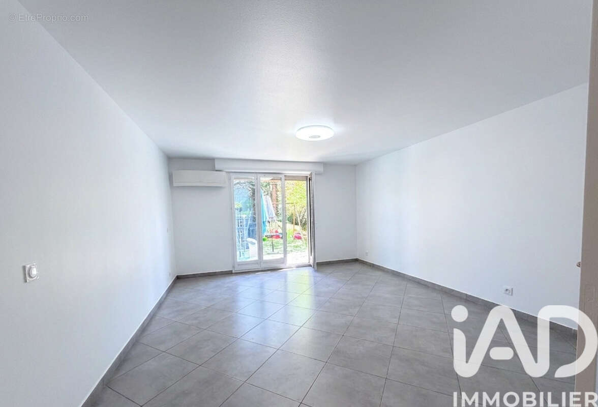 Photo 2 - Appartement à AUBERVILLIERS