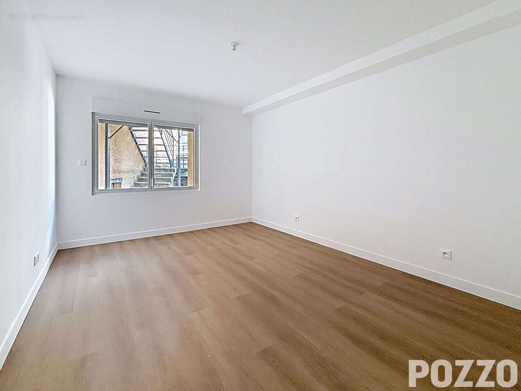 A Vendre - Avranches centre - Appartement rez-de-chaussée - 5 pièce(s) 137,64 m² - terrasse et parking - photo 10