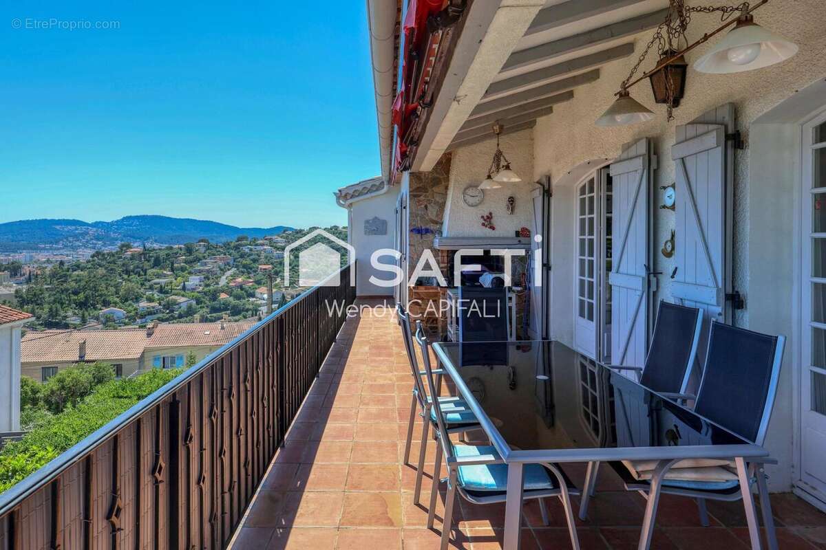 Maison 228 m² à Hyeres  - photo 8