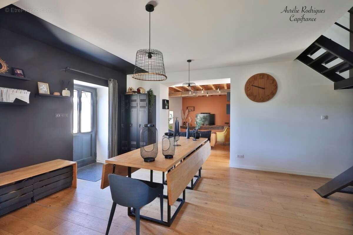 Maison à vendre 7 pièces SAINT MARTIN BELLE ROCHE (71) - photo 6