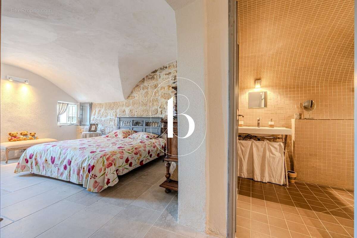 Charmante maison de village entièrement restaurée avec piscine et vue exceptionnelle - photo 15