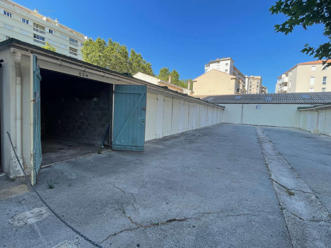 Parking 14 m² à Toulon  - photo 3