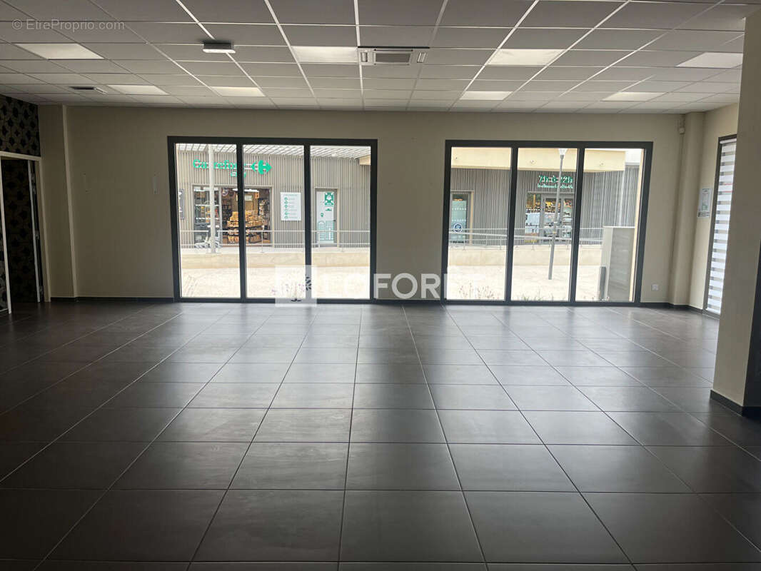 Commerce à SAINT-ESTEVE