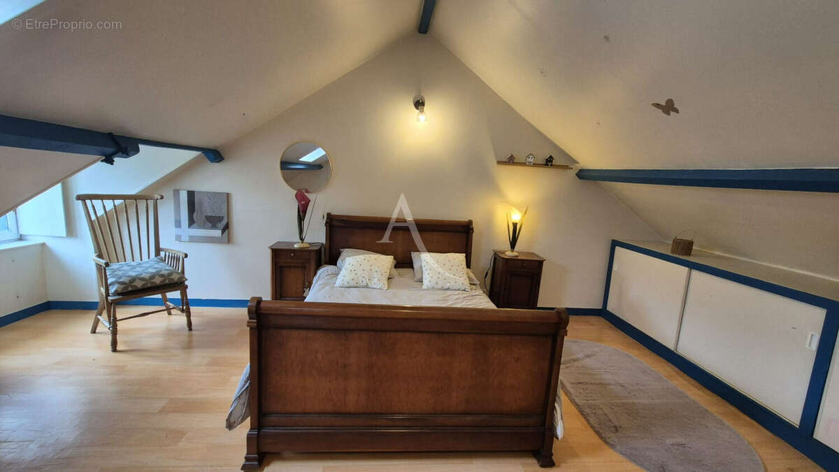 Maison à AMBRIERES-LES-VALLEES