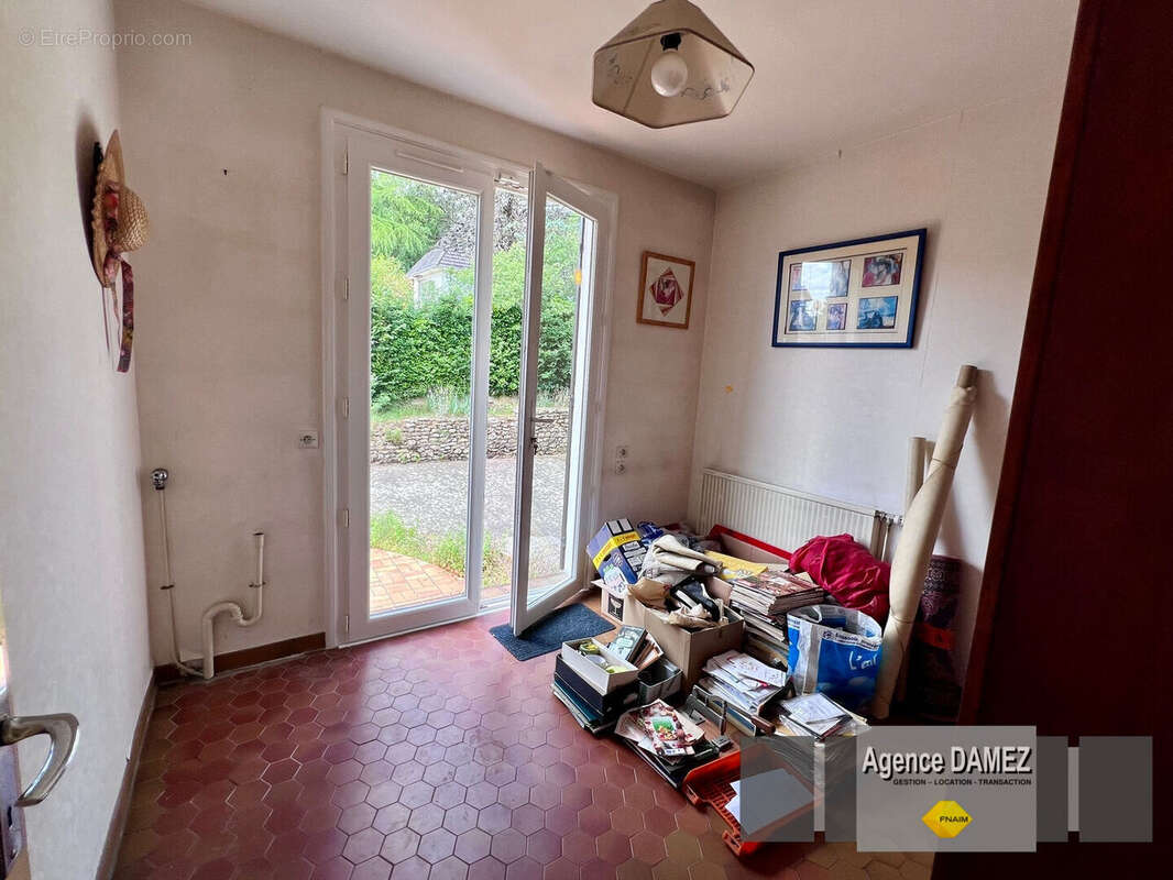 DOURDAN 3 km - SAINTE-MESME - Maison traditionnelle 8 pièces - 161 m² habitables - Terrain clos de 872 m² - photo 8