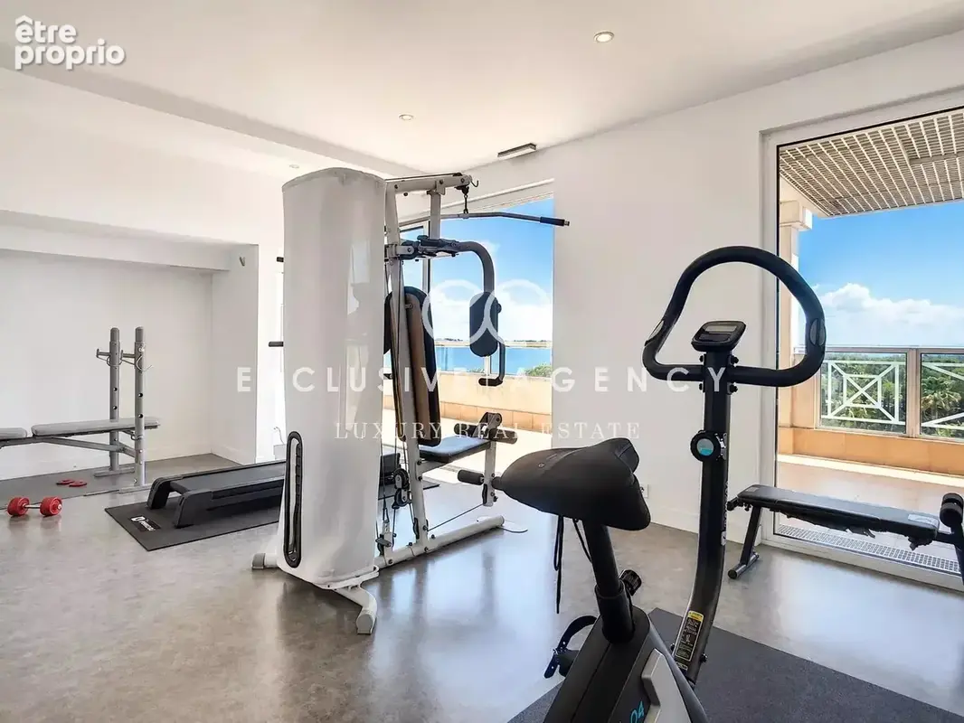 Golfe Juan, superbe 3 pièces 66m² avec terrasse et vue mer dans une résidence de prestige - photo 10