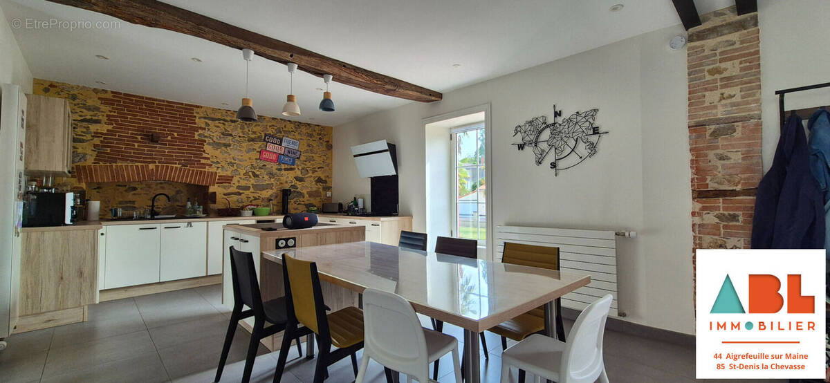 Maison à SAINT-DENIS-LA-CHEVASSE