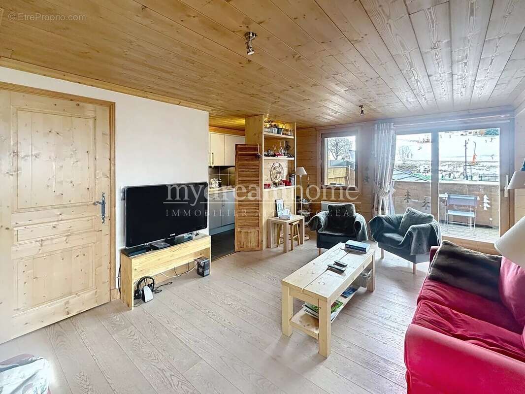 Exclusivité : Duplex de 3 chambres avec vue magnifique dans le centre de Crest-Voland (73590) - photo 2