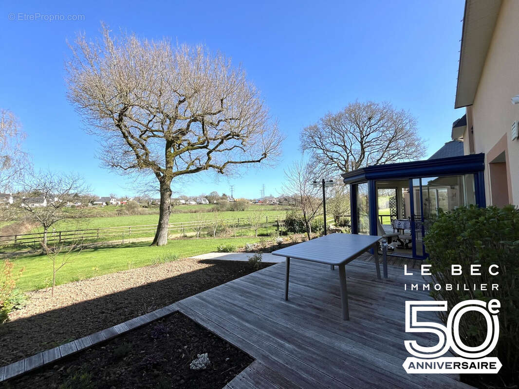 Maison 218 m² à Vannes  - photo 2