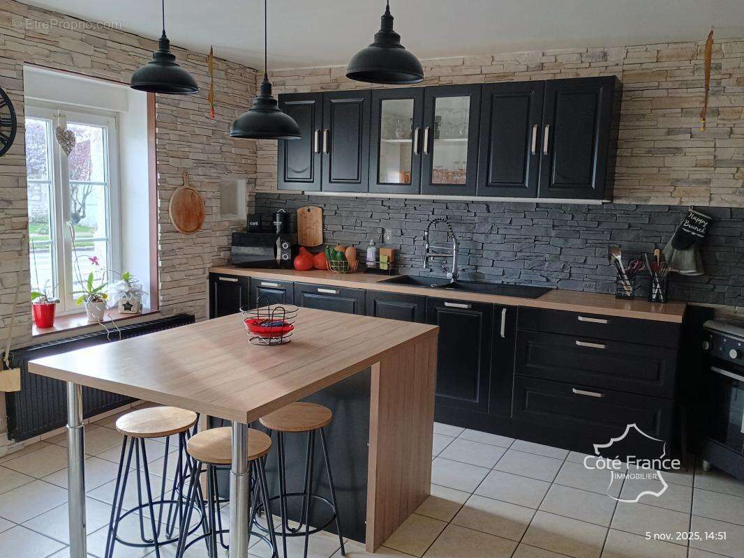 Maison à MONTIGNY-LE-FRANC