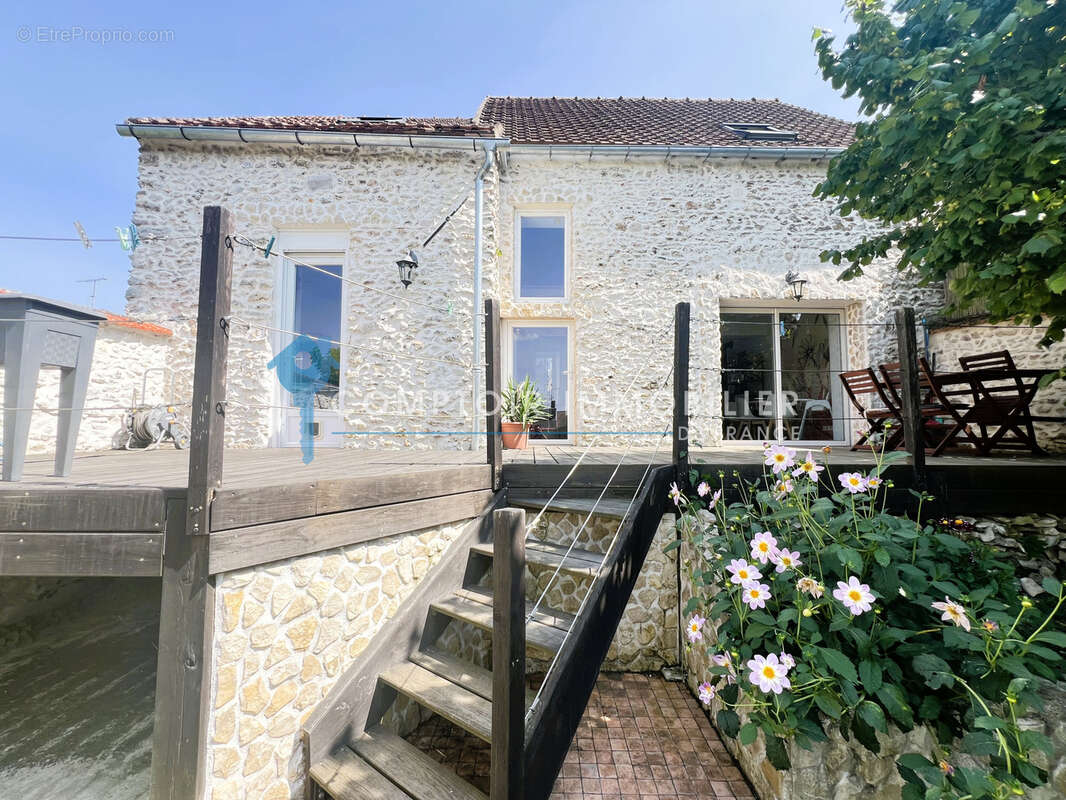 Maison à AUNAY-SOUS-AUNEAU
