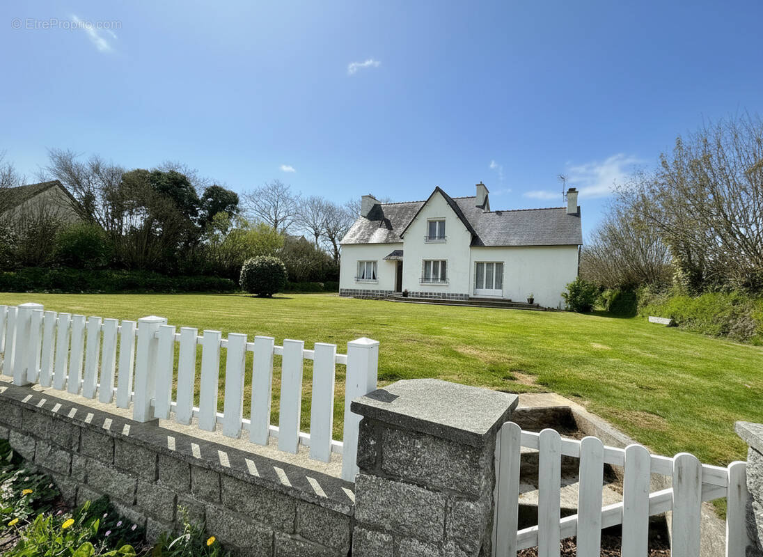 Maison à SAINT-THONAN