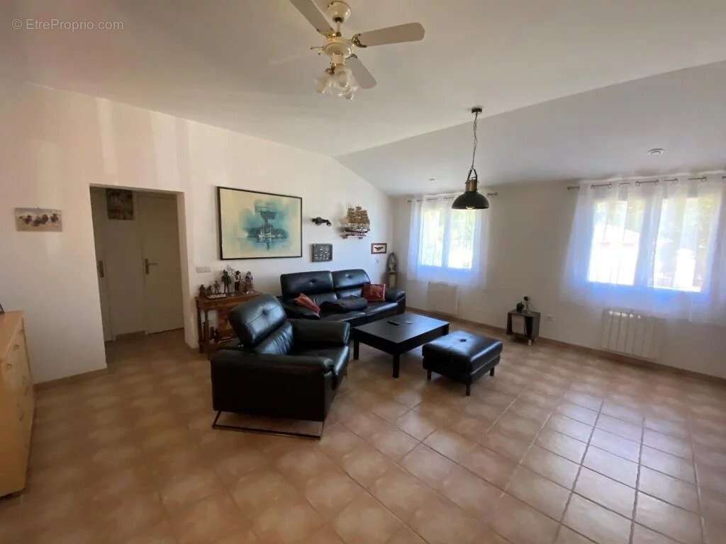 Saint-savin maison de plain pied avec studio - photo 2