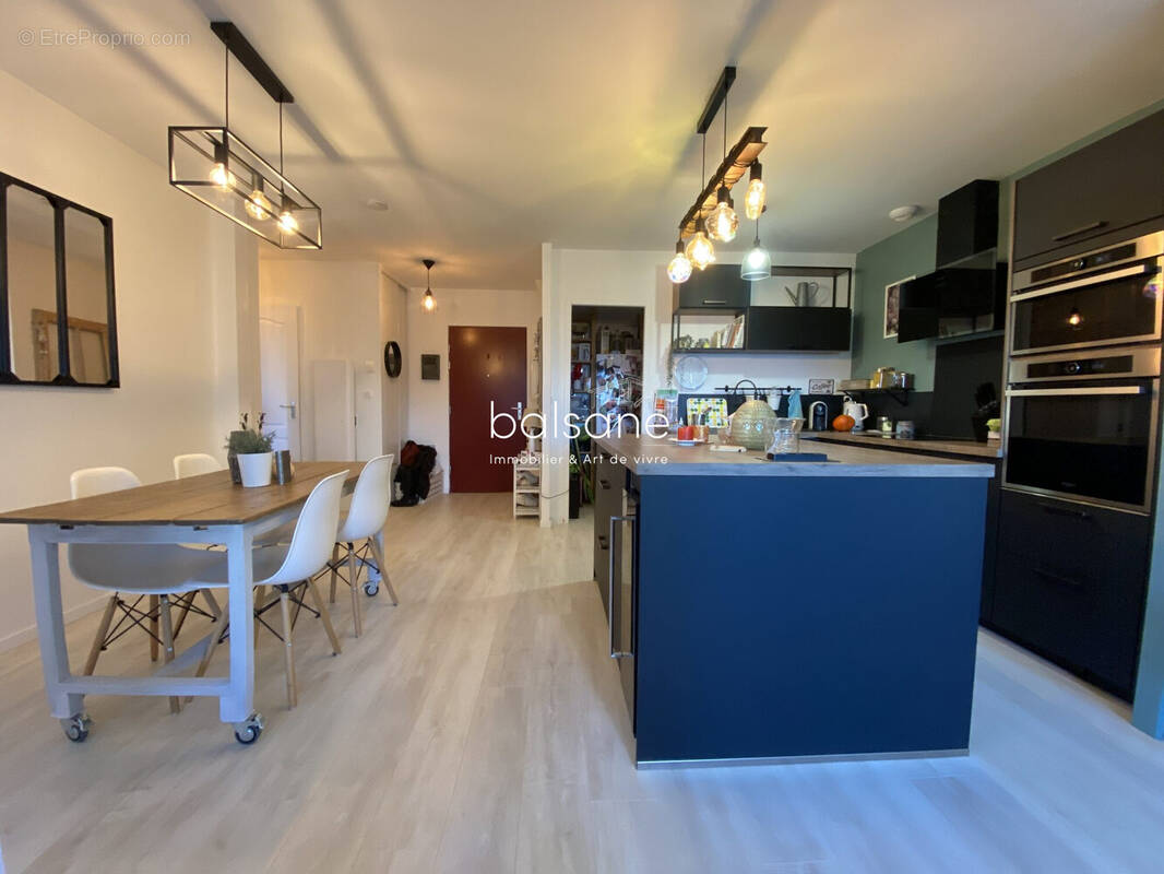 Appartement à GRUCHET-LE-VALASSE