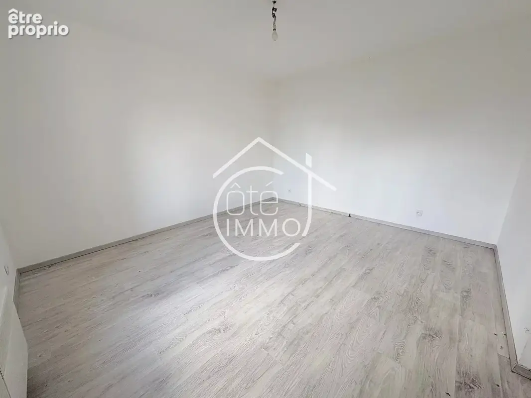 PRIGONRIEUX : Maison mitoyenne de plain-pied 4 pièces de 94m² avec jardin - photo 7