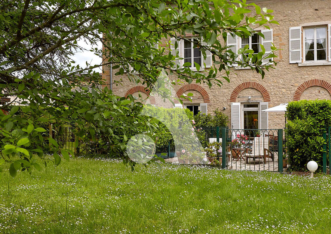 Maison à ARNAS