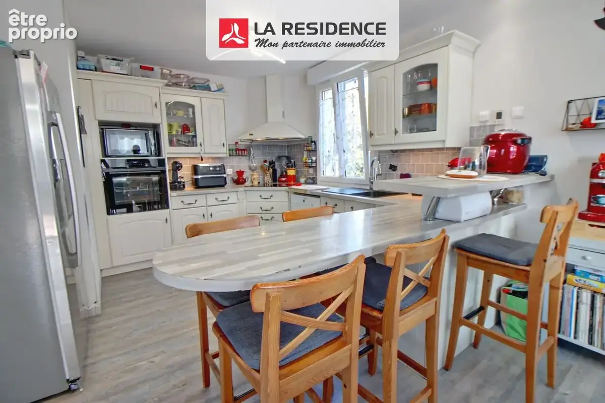 Maison 7 pièces 111 m² à vendre à Breval (78980) - photo 2